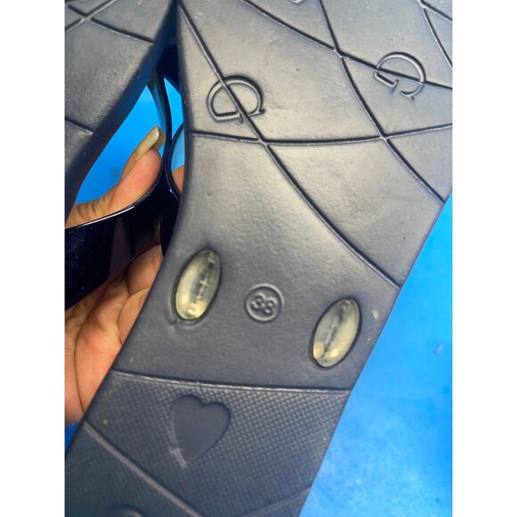 Guess TUTU Navy Blue Metallic Rhinestone Bow Flip Flop Sandals Women’s 38 7.5 - Picture 11 of 11